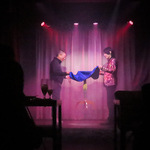 土日祝：12時 / 15時 / 18時 / 21時の1時間ステージショー　ご予約はお早目に◎