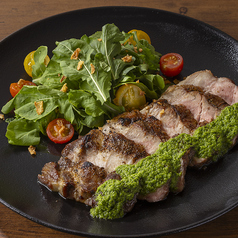 ■氷温熟成黒豚のグリル　スキャリオンソース