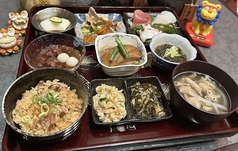 島唄LIVE付きやーにんじゅ御膳コース