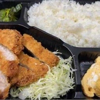 旨みたっぷりの豚ロースを贅沢に使用！