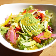 Avocado and Mushroom Nutritious Salad アボカドとマッシュルームの具だくさんサラダ