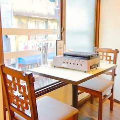 4名席・2名席、組み合わせて10名くらいの大人数の宴会も可能です♪さまざまなシチュエーションでご利用ください♪