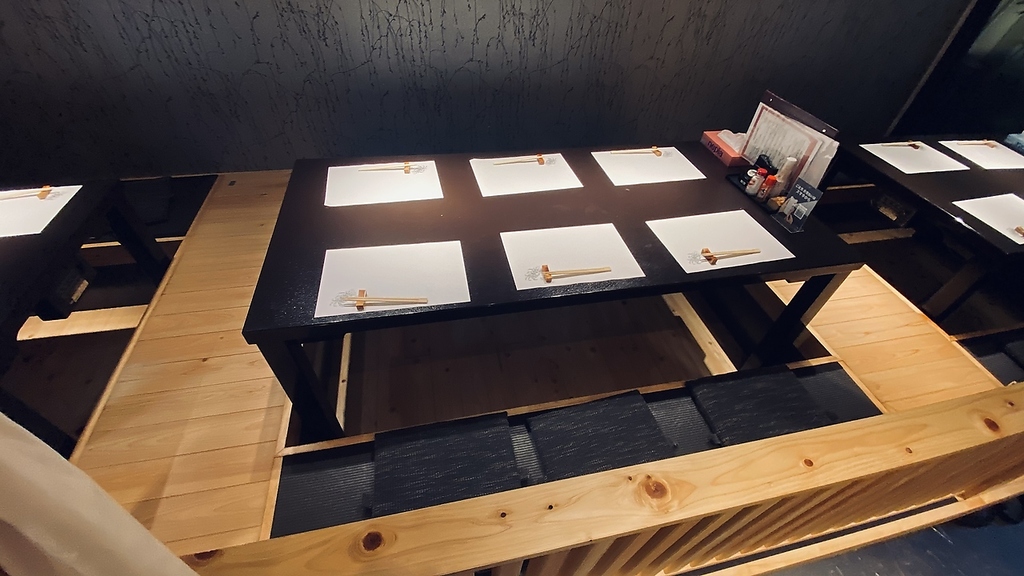 こだわりのインテリアで落ち着いた雰囲気の中、ごゆっくりとお食事を楽しんでいただけます。