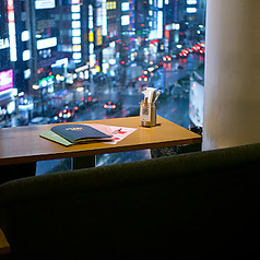 新宿の夜景が一望できるチーズ料理専門店♪