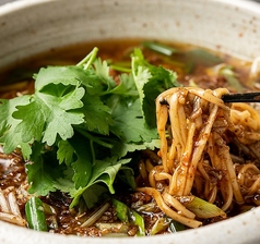 桃花園流　麻婆ラーズー麺(パクチーorネギ)