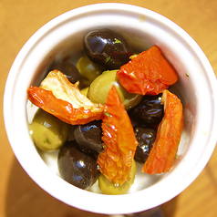 Olive and Sun-Dried Tomato Marinade オリーブとドライトマトのマリネ