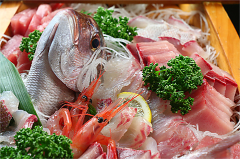富山氷見の漁港から直送の新鮮な朝獲れ鮮魚をご提供！氷見料理をお楽しみ下さい！