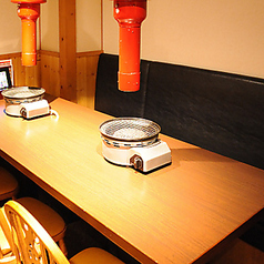 プライベート感満載の個室席もございます。周囲を気にせずに心ゆくまで焼肉を楽しめる贅沢な空間をご堪能ください。落ち着いた雰囲気が心を癒してくれる個室は、大切な人との特別な時間を過ごすのに最適◎