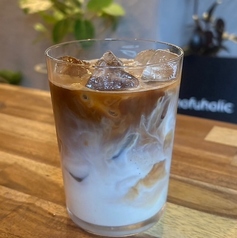 厳選したコーヒー豆と紅茶の葉で贅沢な一杯