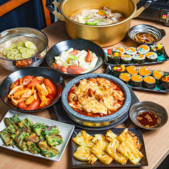 鍋をメインにキンパや鶏料理を気軽に味わう居酒屋★