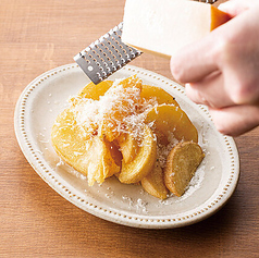 皮付きフライドポテトの写真