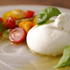 【BURRATA CHEESE】ブッラータと彩りトマト達のカプレーゼ