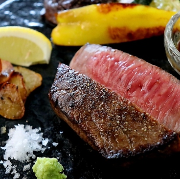 和牛鉄板焼ステーキ 丼と膳 Diner rayのおすすめ料理1