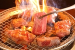 炭火で焼き上げるこだわり焼肉！厳選したこだわり肉の本来の旨みと香りを最大限に高めてくれます。
