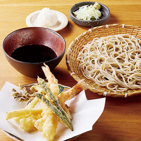 旬の食材を使用したこだわりの蕎麦と一品、厳選したお酒を是非ご賞味ください。