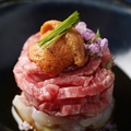 料理メニュー写真 海鮮和牛炙りユッケ