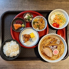 数量限定！ハーフラーメン付きの『本日の日替わり』