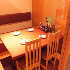 京橋一番人気席！！テーブル席は２名様～個室にできます♪少人数でも、おちつく個室でゆったりお寛ぎくださいませ。ご利用の際は、早めのお電話をお願い致します！美味しい逸品料理と最高のおもてなしでお待ちしております！