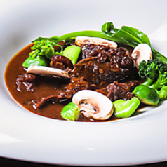 牛ほほ肉のビーフシチュー