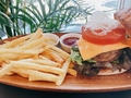 料理メニュー写真&nbsp;チーズバーガー