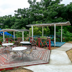 10名様まで利用可能なテラス席を1卓ご用意しています◎