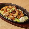 料理メニュー写真&nbsp;地鶏の豪快焼き並盛