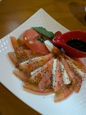 トマトとモッツァレラのカプレーゼ