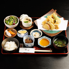 お肉だけでなくお作り膳や天ぷら全もご用意