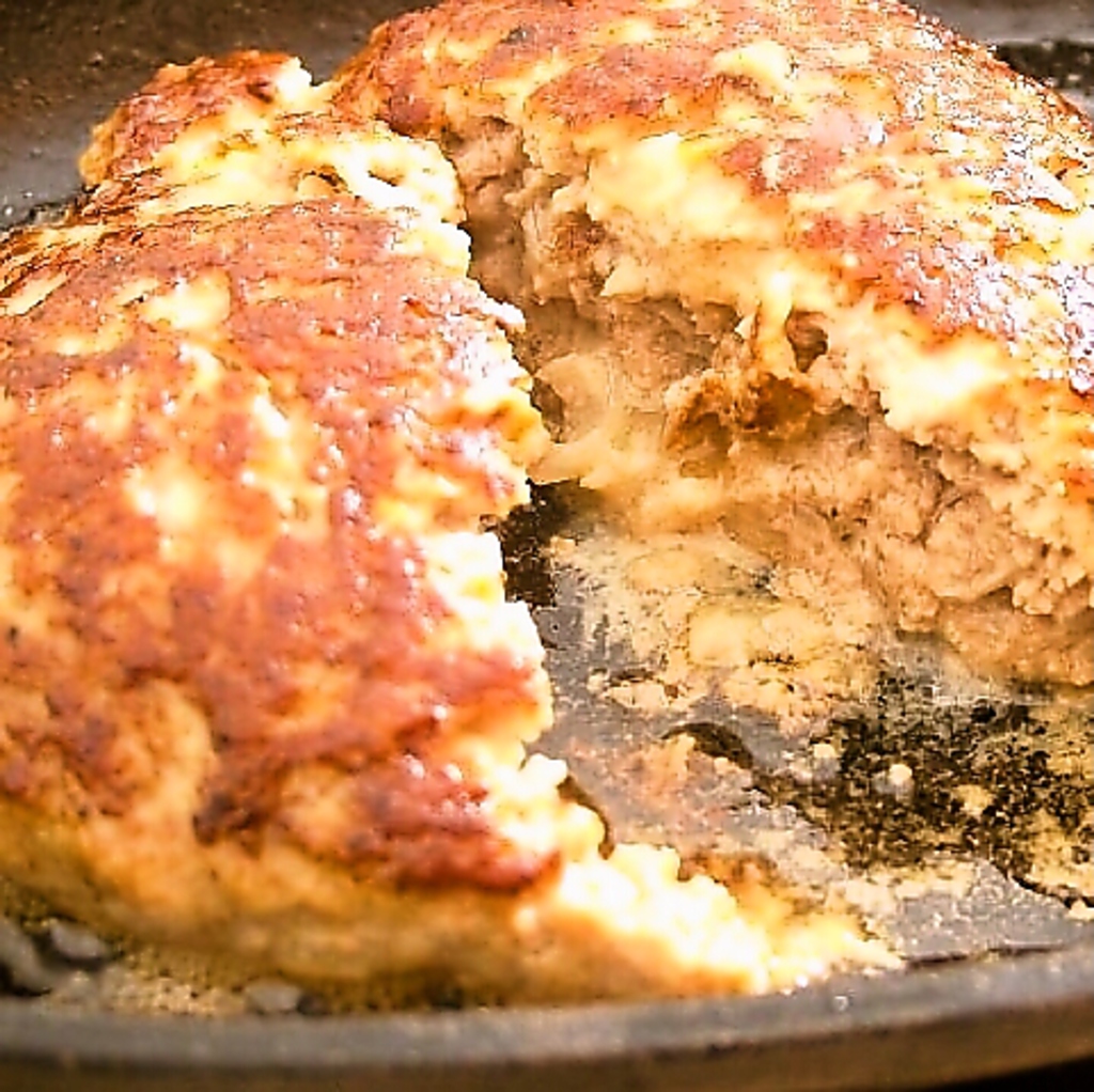 ≪絶品ハンバーグ3≫ナイフを入れるとじゅわ～っと肉汁が！わわゎもったいない！