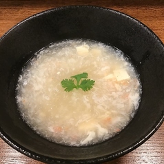 カニ身と豆腐のスープ