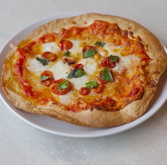 モッツァレラと完熟トマトのマルゲリータ