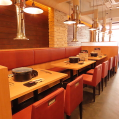 最大46名様まで貸切をご利用いただけます。会社の歓送迎会やイベント、同級生との集まりなど幅広いシーンにピッタリです◎大人数で貸切ができるお店は重宝されていますので、ご希望のお日にちが決まりましたら事前にお問い合わせいただき、ご予約いただけますと幸いです。全員が満足できるオススメコースあります！