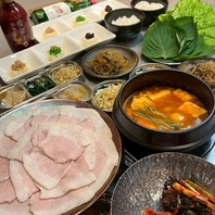 韓国の絶品ゆで豚！野菜で包んで楽しむ【ポッサム】