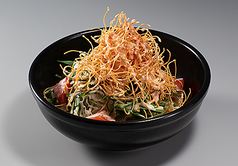 くずして食べるシーザーサラダ