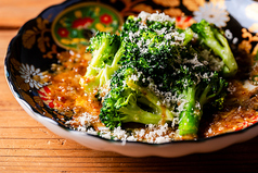 ブロッコリーの炭火焼き sauce アンチョビバター