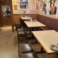 ご来店の人数に合わせてお席を調整いたしますのでお気軽にお越しください！