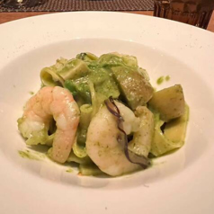 ランチメニュー3種ご用意しております。