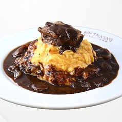 ビーフシチューオムライス