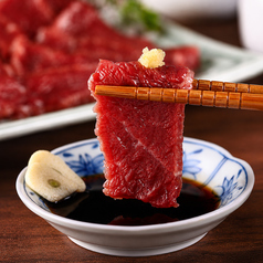 【熊本直送】鮮度抜群！旨みと甘み広がる絶品馬刺し