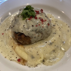 ラム肉のハンバーグ200gゴルゴンゾーラソースマッシュポテト添え