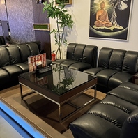 人気のソファー席で寛ぎのひとときを◎