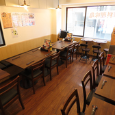 会社のご宴会や大人数のパーティーに最適!着席で20名様、立食では28名様まで貸切でご利用いただけます!広々とした空間で、周りを気にせずにお食事と会話をお楽しみいただけます。用途に合わせて、お気軽にご相談ください!