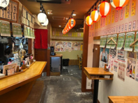 奥行きがあり、活気に満ちた店内♪