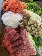 季節野菜の和牛すき焼き