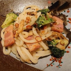 ベーコンと野菜のペペロンうどん　1人前