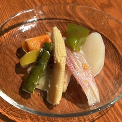 季節の野菜で自家製ピクルス
