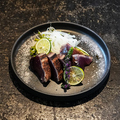 料理メニュー写真&nbsp;初鰹の藁焼き~塩と酢橘で~