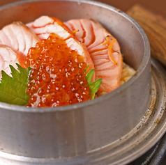 サーモンいくら釜めし