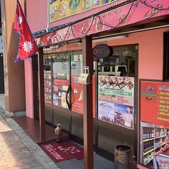 アスキッチン インドネパール料理サウラハダイニング 大久保店の外観2