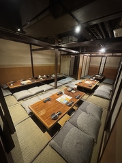 【貸切】数名での女子会・宴会はもちろん、お店を貸切っての会社宴会・歓送迎会・同窓会…各種承ります！広々としたフロアは40名様～貸切も可能なので2次会や宴会、打ち上げなど様々なシーンでご利用ください。ご利用人数、ご予算などお気軽にお問い合わせください。